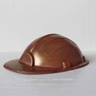 Фигура шоколадная "Каска строителя" 24 см